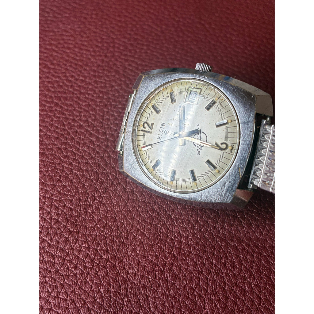 Vintage 1970s Elgin Swissonic Electronic Men’s Watch Date Cushion Case Swiss