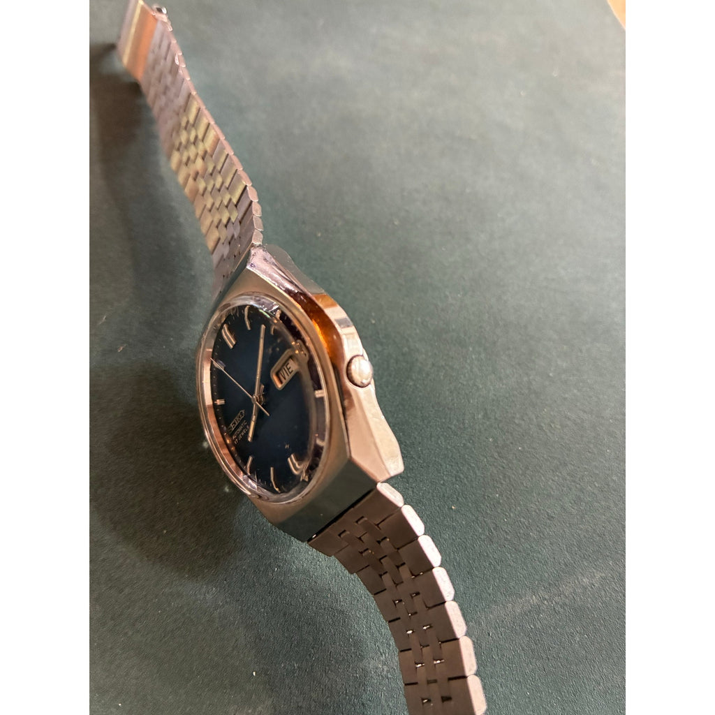 Vintage Seiko 7009-8069 Automatic 17 Jewel Blue Dial Day-Date Men’s Watch