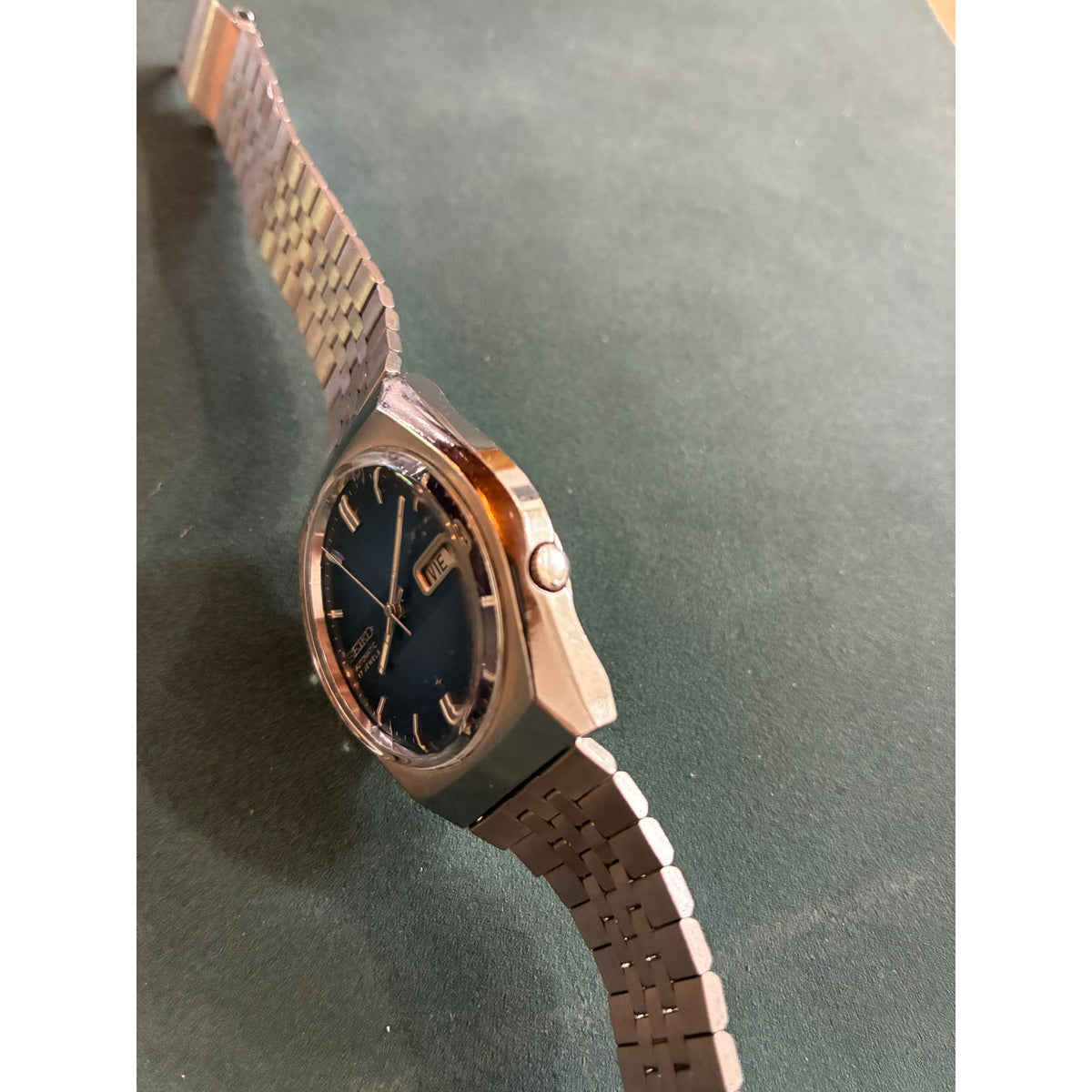 Vintage Seiko 7009-8069 Automatic 17 Jewel Blue Dial Day-Date Men’s Watch