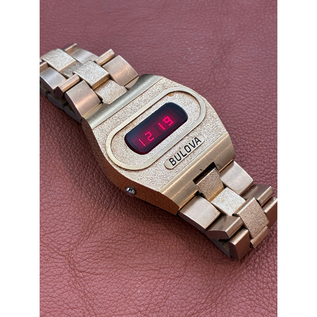 Bulova Big Block N4 1974 LED Excellent Condition