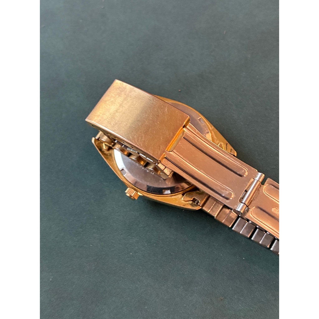 Vintage Elgin Presidential Day Date Quartz Gold Tone Fluted Bezel Watch