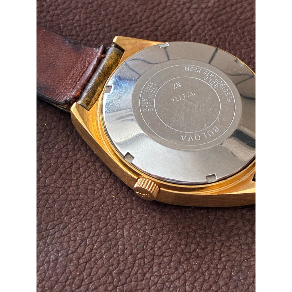 Vintage 1970s Bulova Jet Star Automatic Day Date Brown Dial Mens Watch