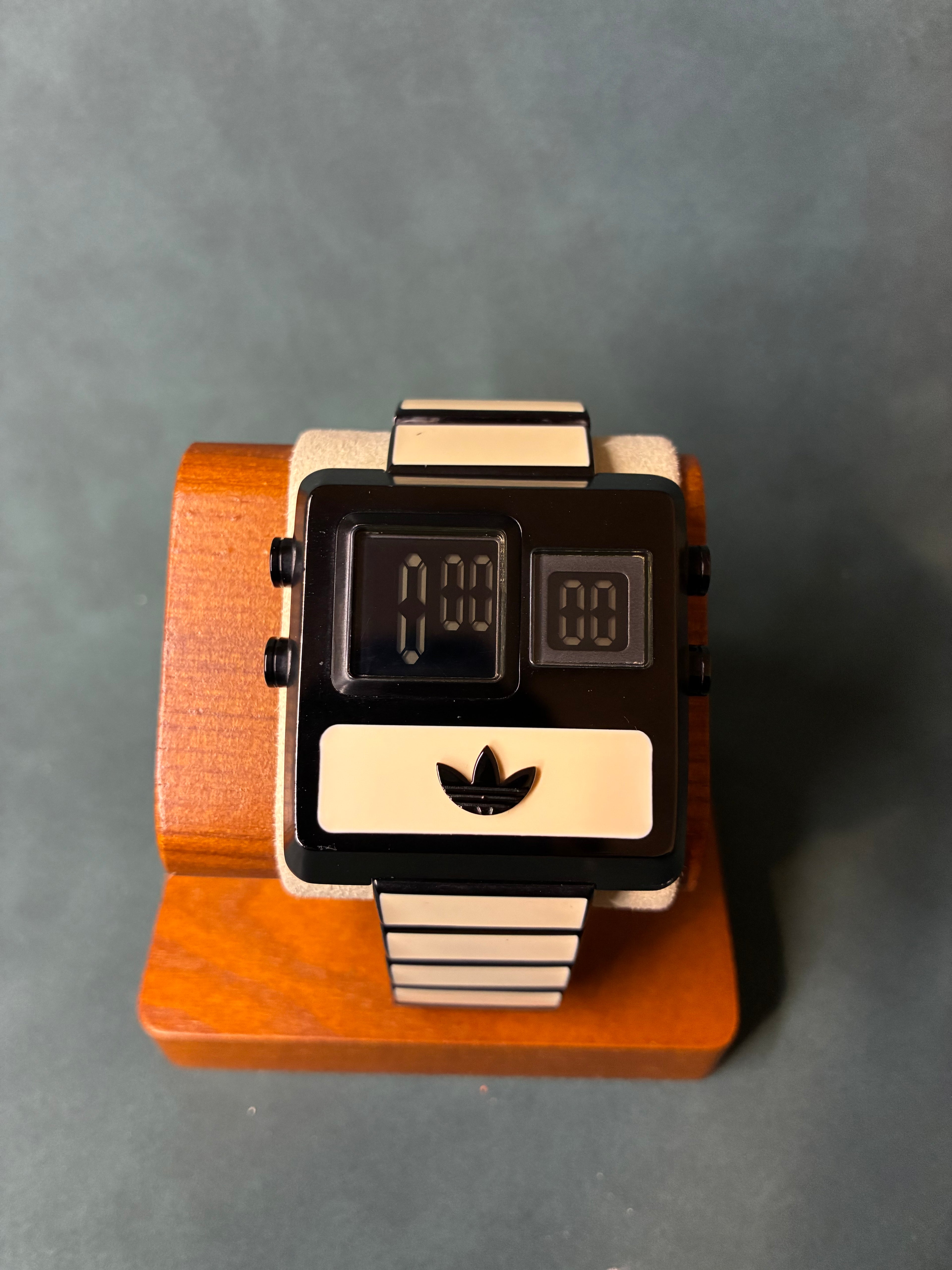 Adidas Original Vancouver Edition Watch with original bracelet