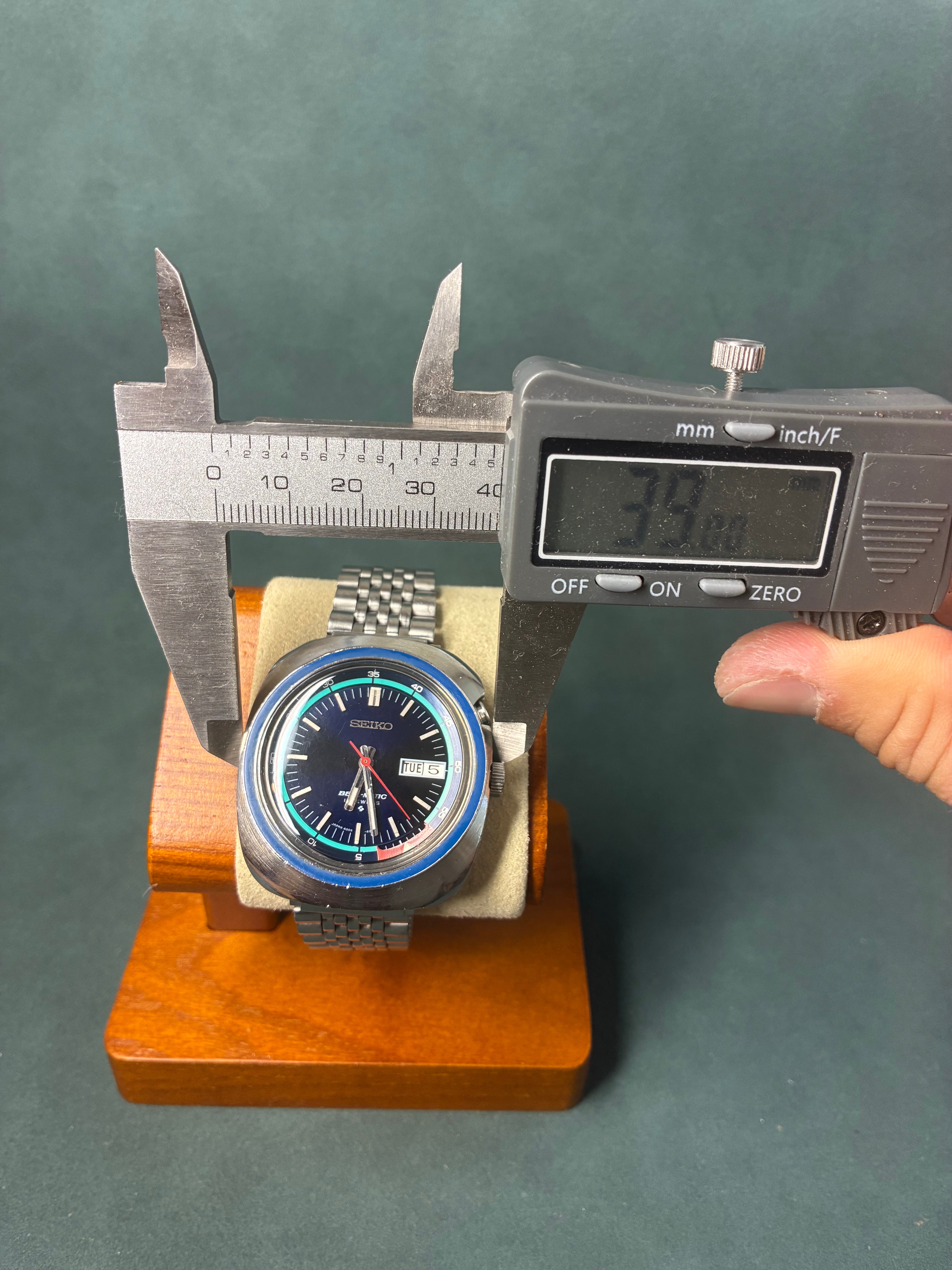 Vintage Automatic Seiko Bell-Matic ref. 4006-6027 17 jewels Blue dial