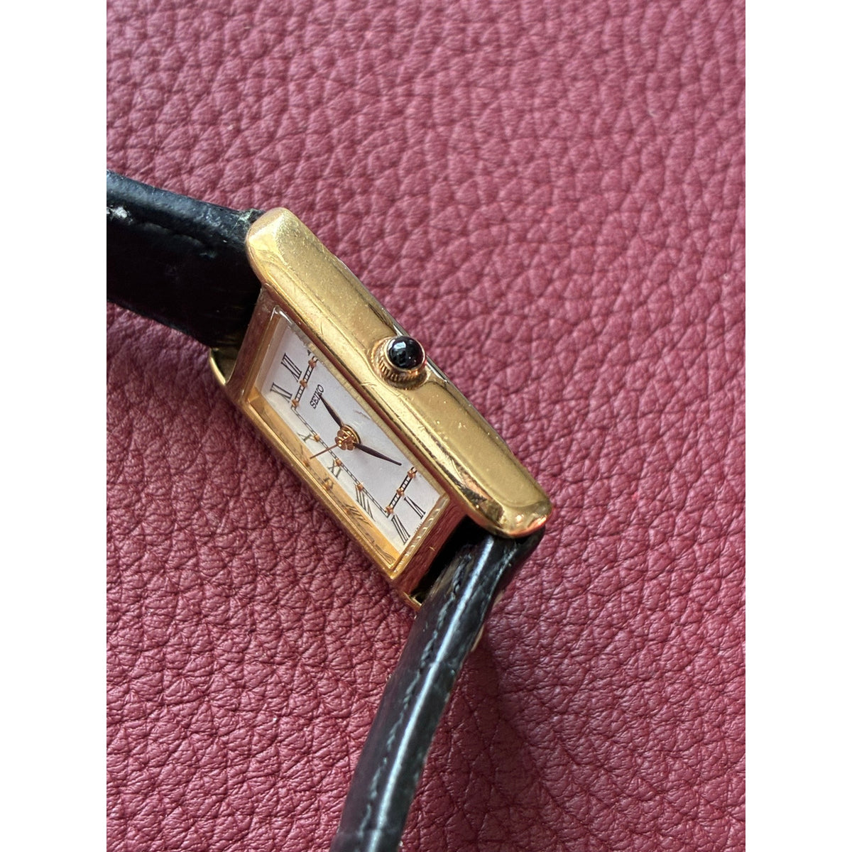 Vintage Seiko 1N01-0LK0 Tank Quartz Gold Tone Roman Numeral Dial Japan Watch