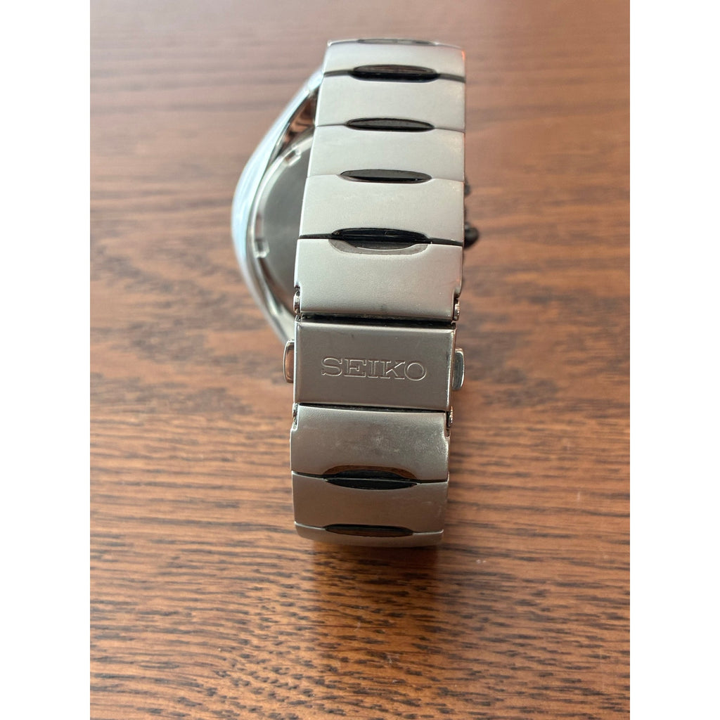 Seiko 7T62-0AM0 asymmetrical chronograph Black Dial Original bracelet