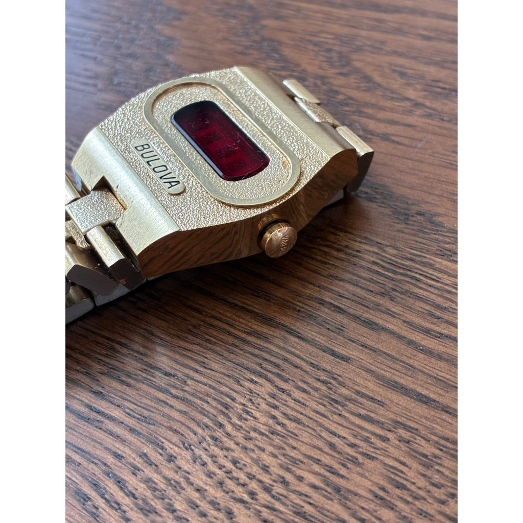 Bulova Big Block N4 1974 LED Excellent Condition