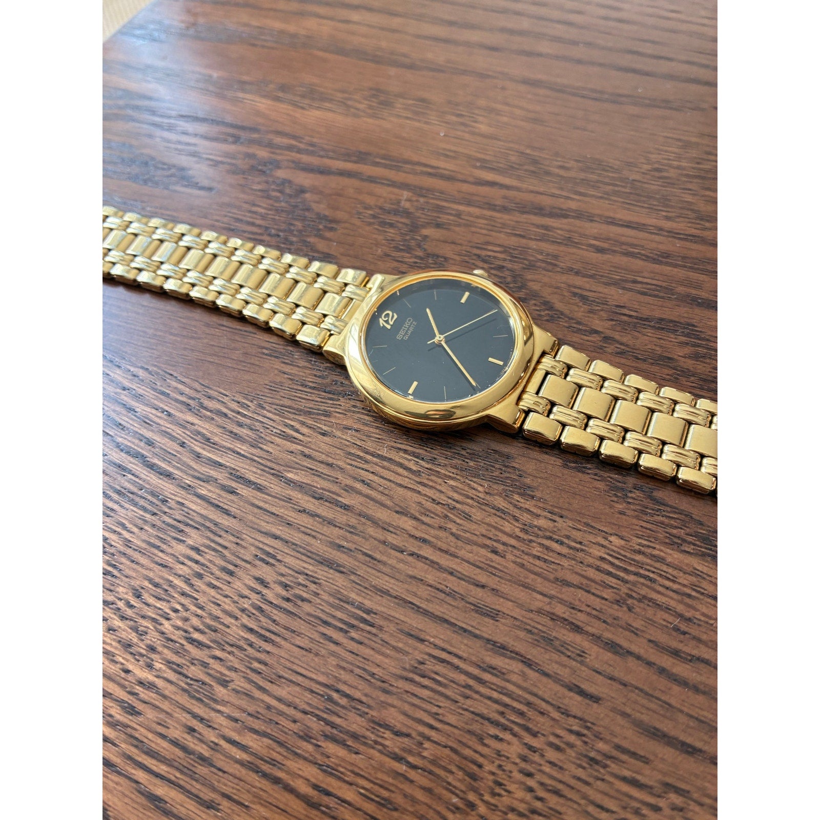 Seiko Quartz Women’s Watch Gold Tone Black Dial Dress Watch New Battery