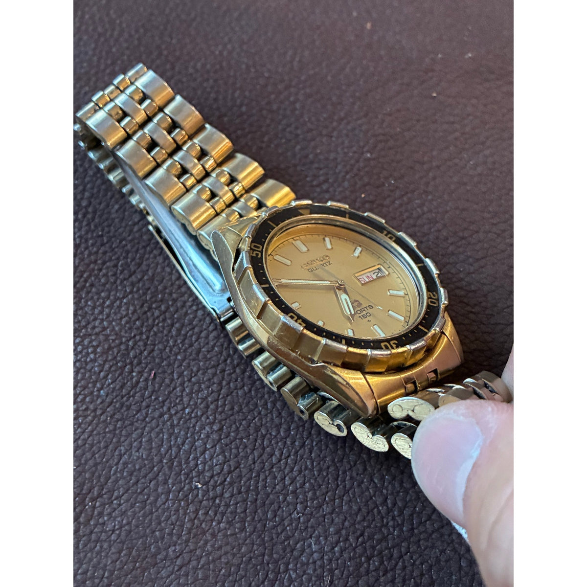 Vintage Seiko Sports 150 5H23-7D19 Quartz Day Date Gold Tone Diver Watch