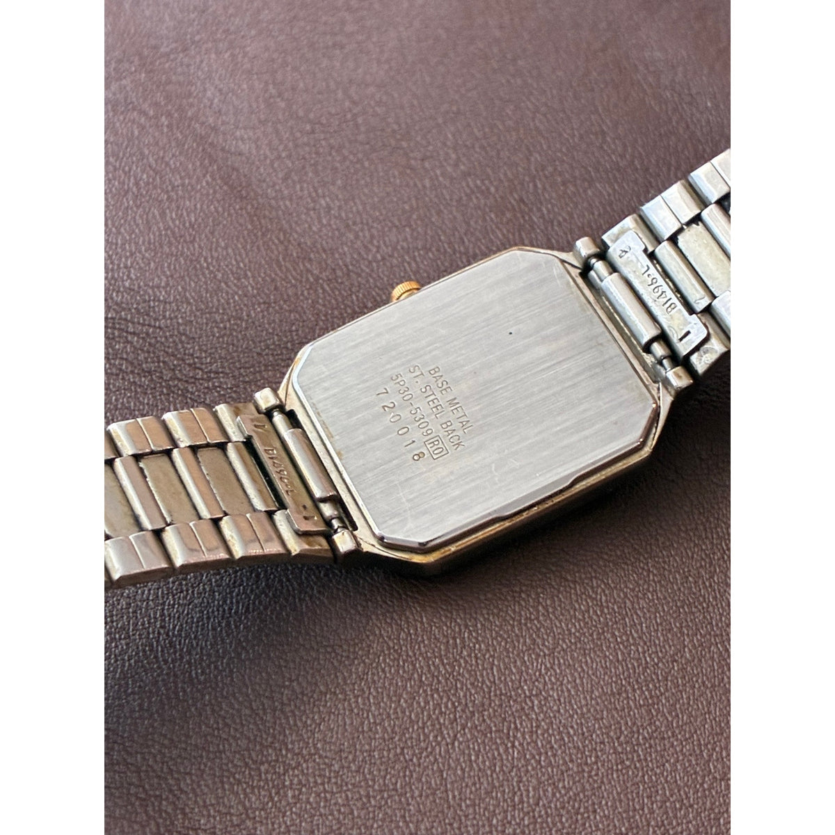Vintage Seiko 5P30-5309 Quartz Gray Dial Gold Tone Men’s Watch Japan OEM