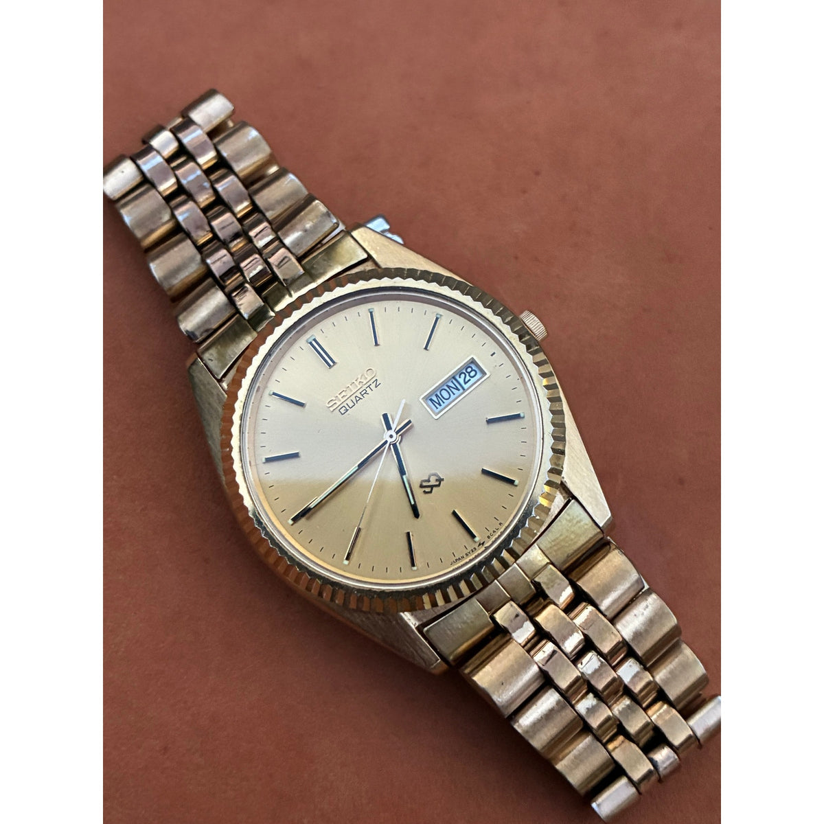 Vintage Seiko SQ 5Y23-8A69 Gold Tone Quartz Day Date Watch
