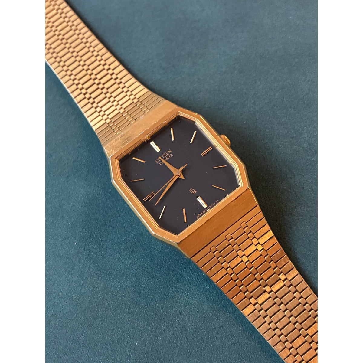 Vintage Citizen Quartz 6031-917274 Black Dial Gold Tone Tank Dress Watch