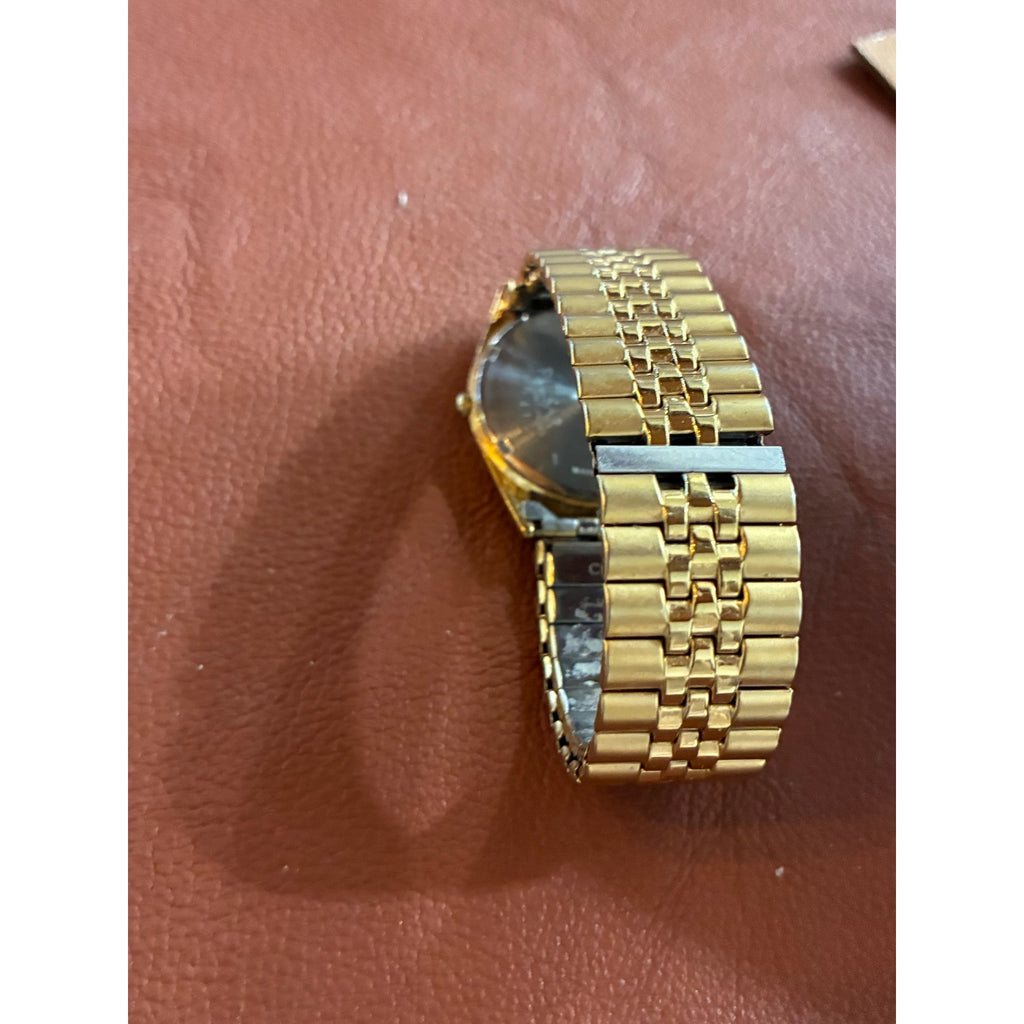 Vintage Pulsar Gold-Tone Day-Date Watch – Fluted Bezel – Champagne Dial