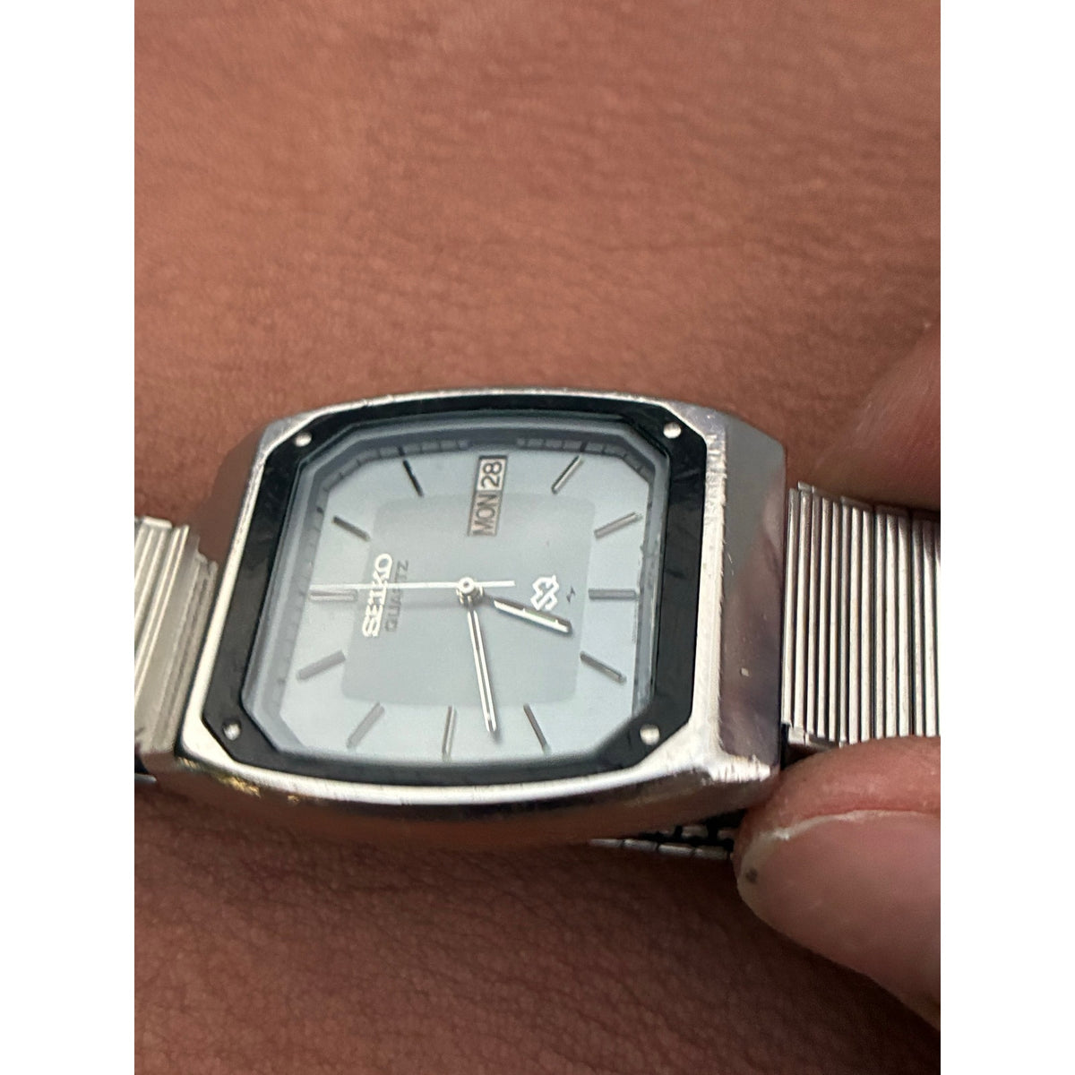 Vintage 1982 Seiko SQ 6923-5000 TV Case Quartz Watch OEM Crystal