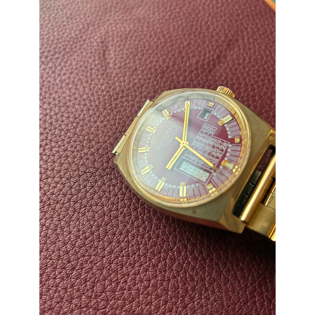 Vintage Guildcrest 25 Jewels Automatic Red Dial Calendar Gold Tone Watch