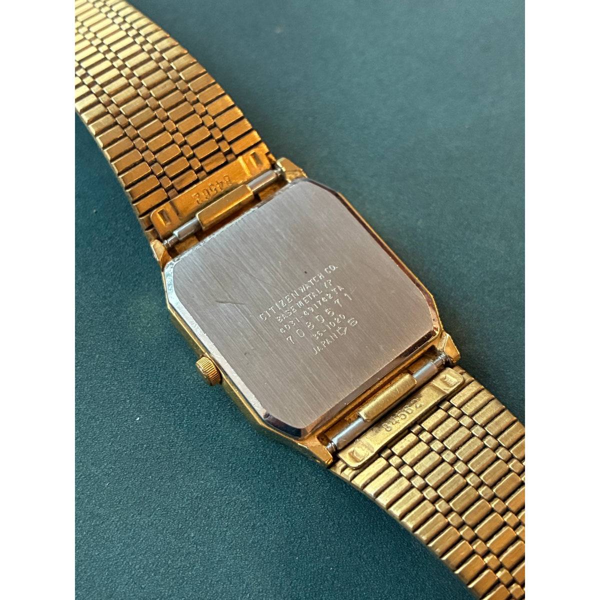 Vintage Citizen Quartz 6031-917274 Black Dial Gold Tone Tank Dress Watch