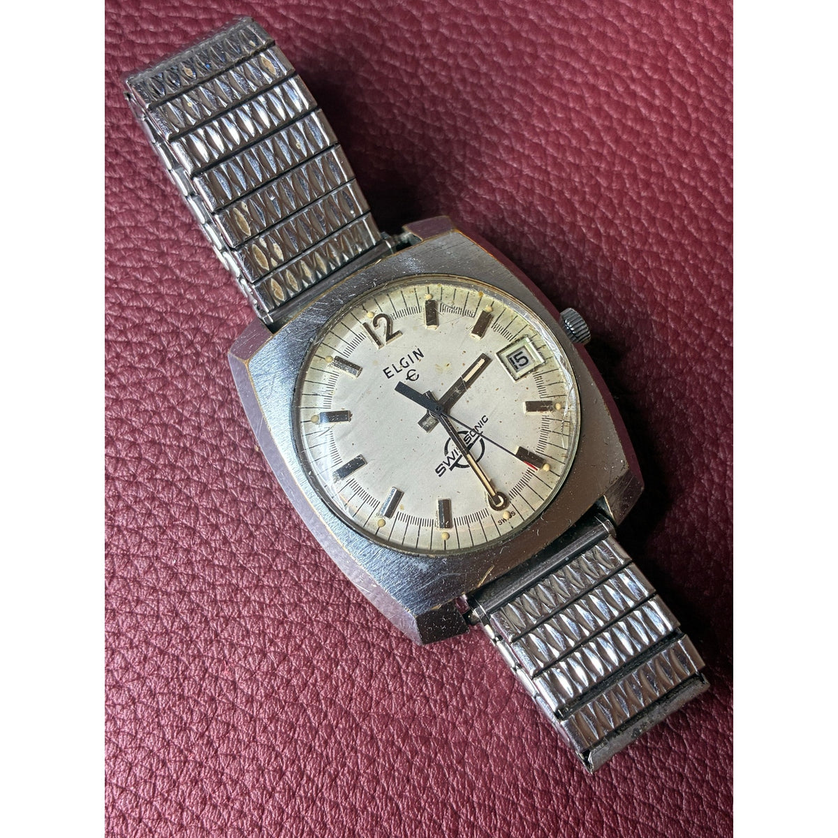Vintage 1970s Elgin Swissonic Electronic Men’s Watch Date Cushion Case Swiss