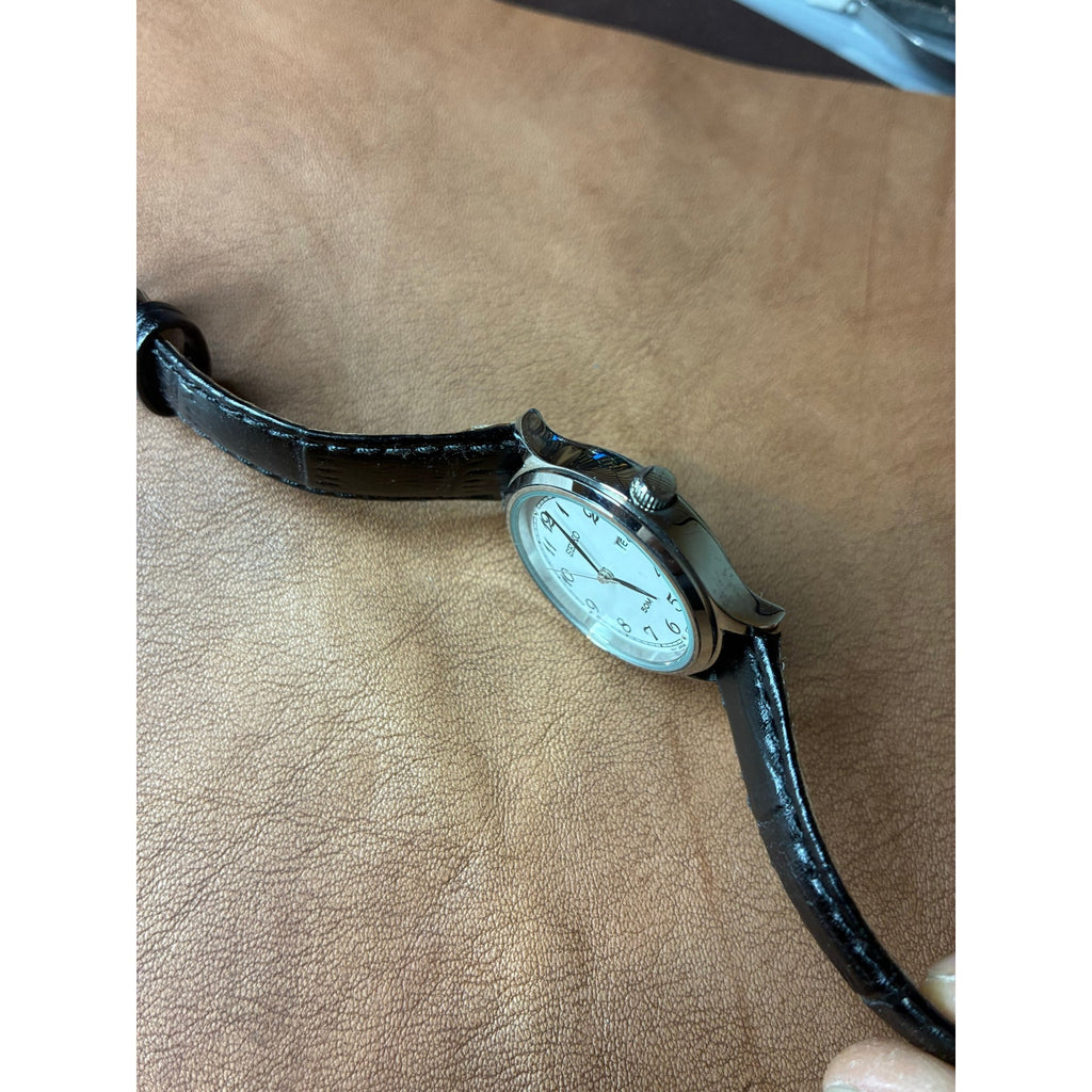Seiko 6N42-00E0 Quartz White Arabic Dial Date Men’s Watch 50M Japan