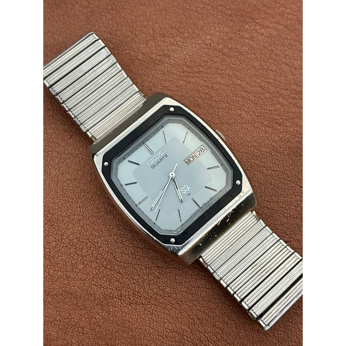 Vintage 1982 Seiko SQ 6923-5000 TV Case Quartz Watch OEM Crystal