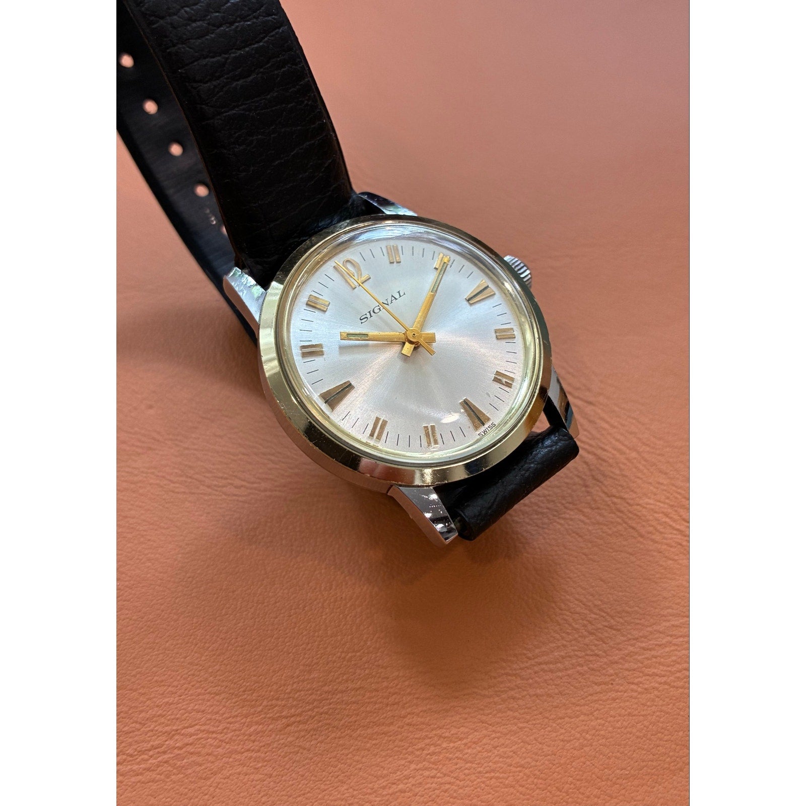 Vintage Signal Swiss Dress Watch- Silver Sunburst Dial - Manual Wind