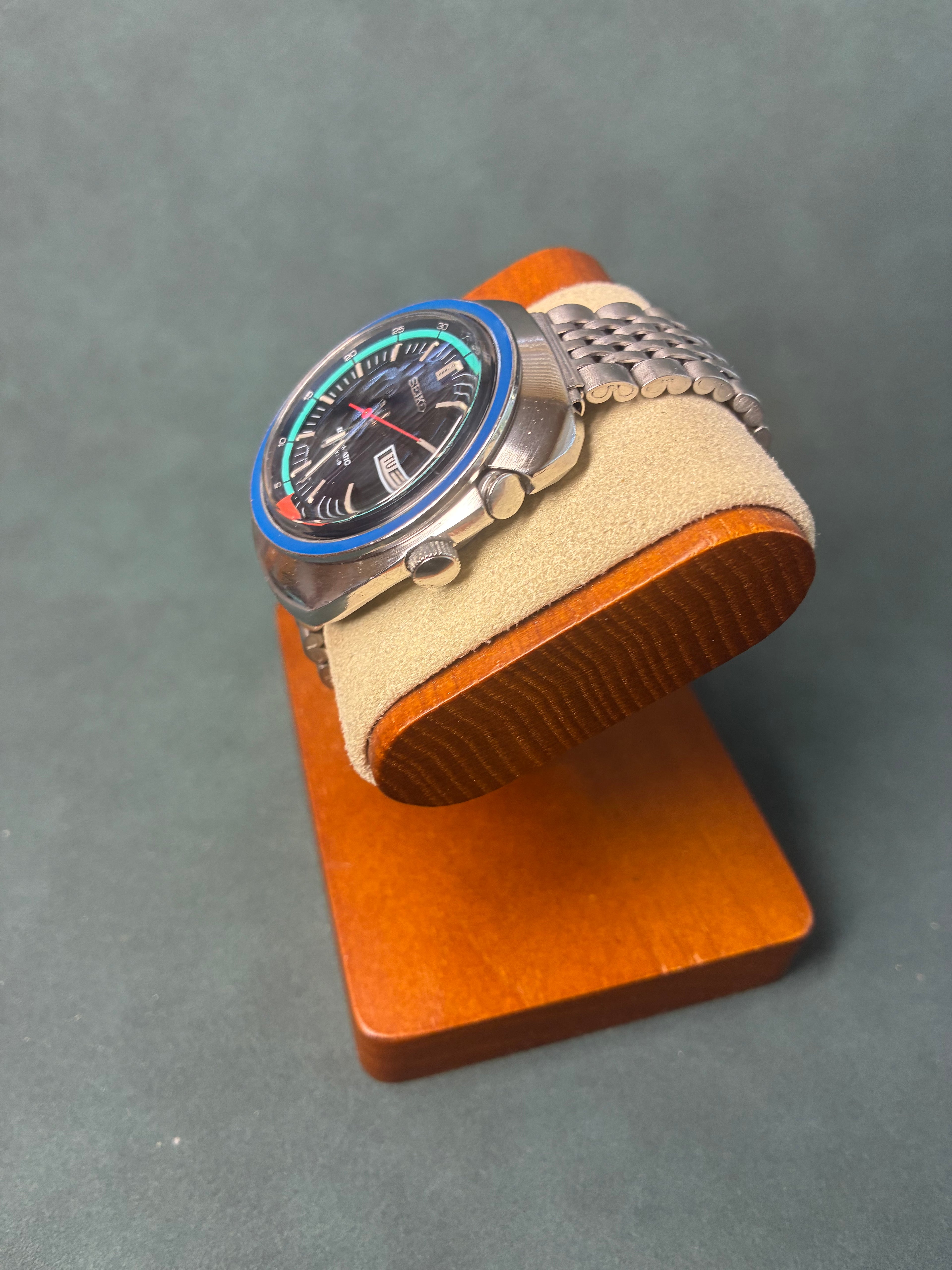 Vintage Automatic Seiko Bell-Matic ref. 4006-6027 17 jewels Blue dial