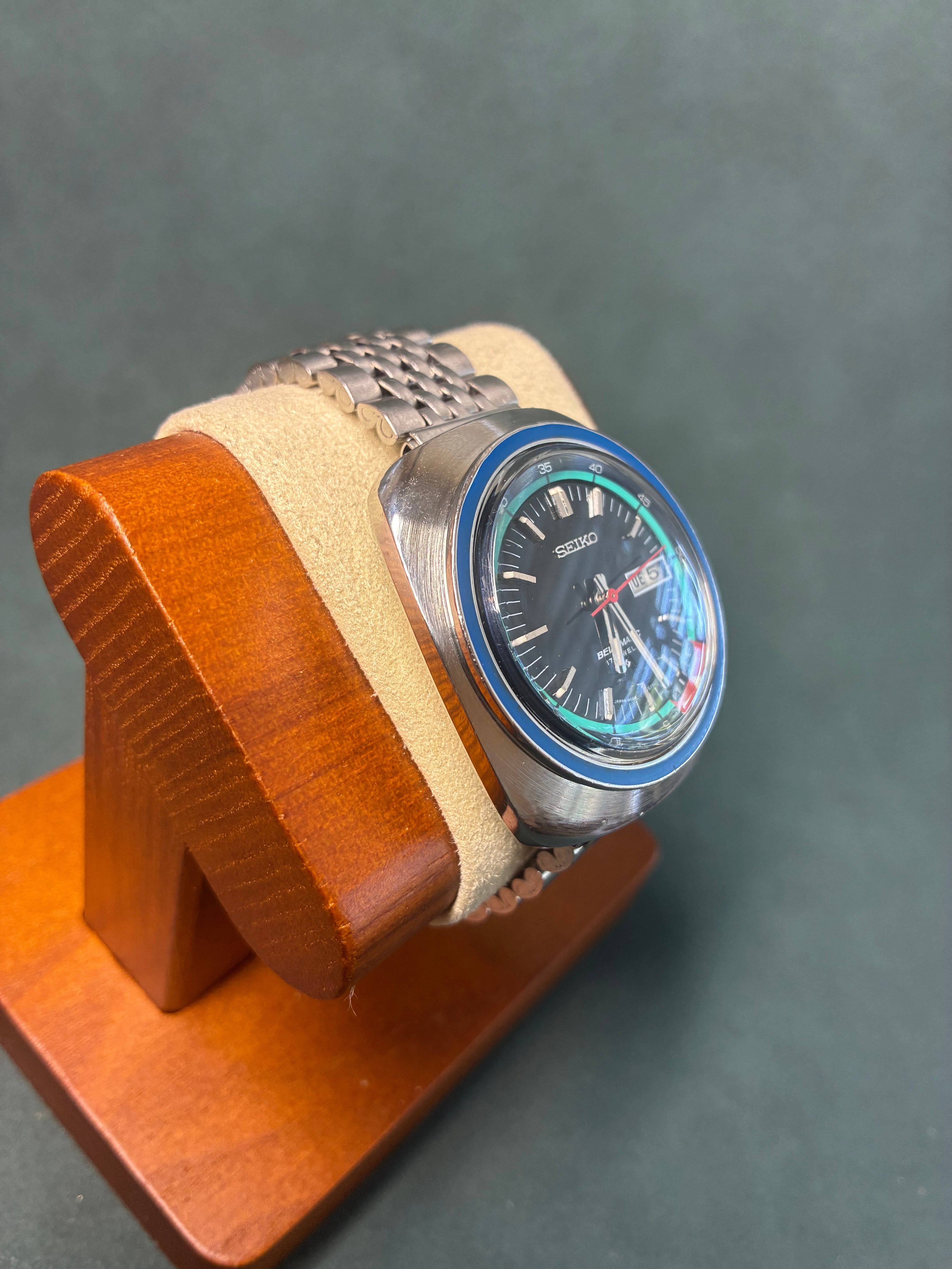 Vintage Automatic Seiko Bell-Matic ref. 4006-6027 17 jewels Blue dial