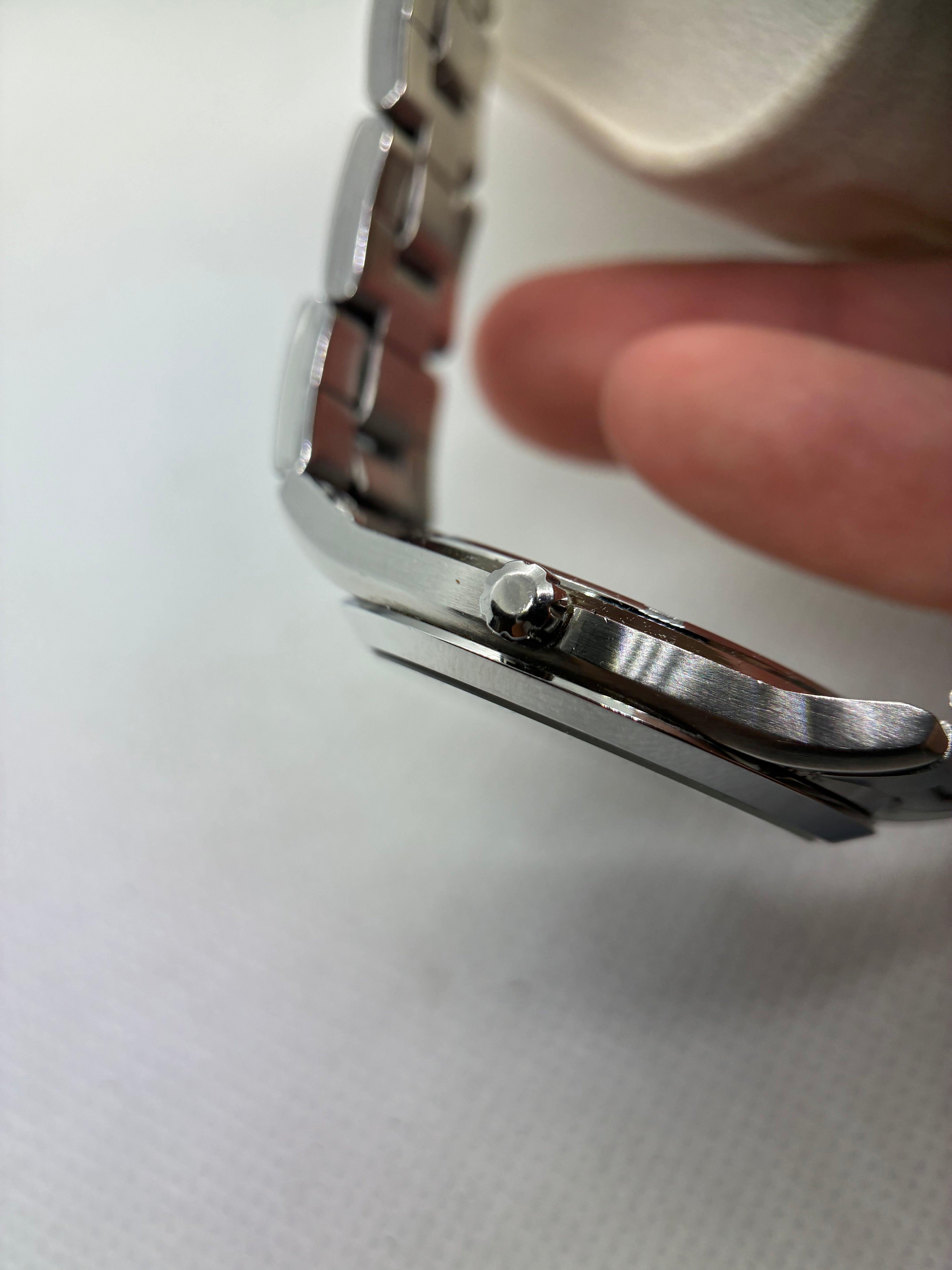 Vintage Seiko 7N43-9070 Black Dial Quartz Day-Date Watch – Stainless Bracelet – 37mm