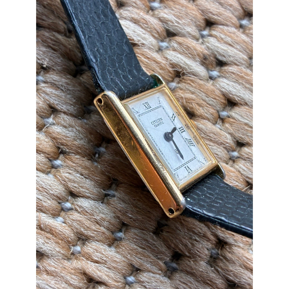 Vintage Citizen Quartz Tank Watch 3220-951074 Gold Tone Roman Numeral Japan