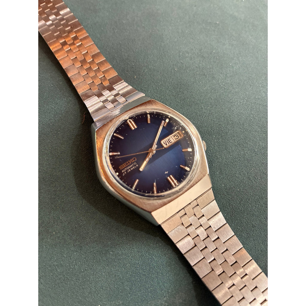 Vintage Seiko 7009-8069 Automatic 17 Jewel Blue Dial Day-Date Men’s Watch