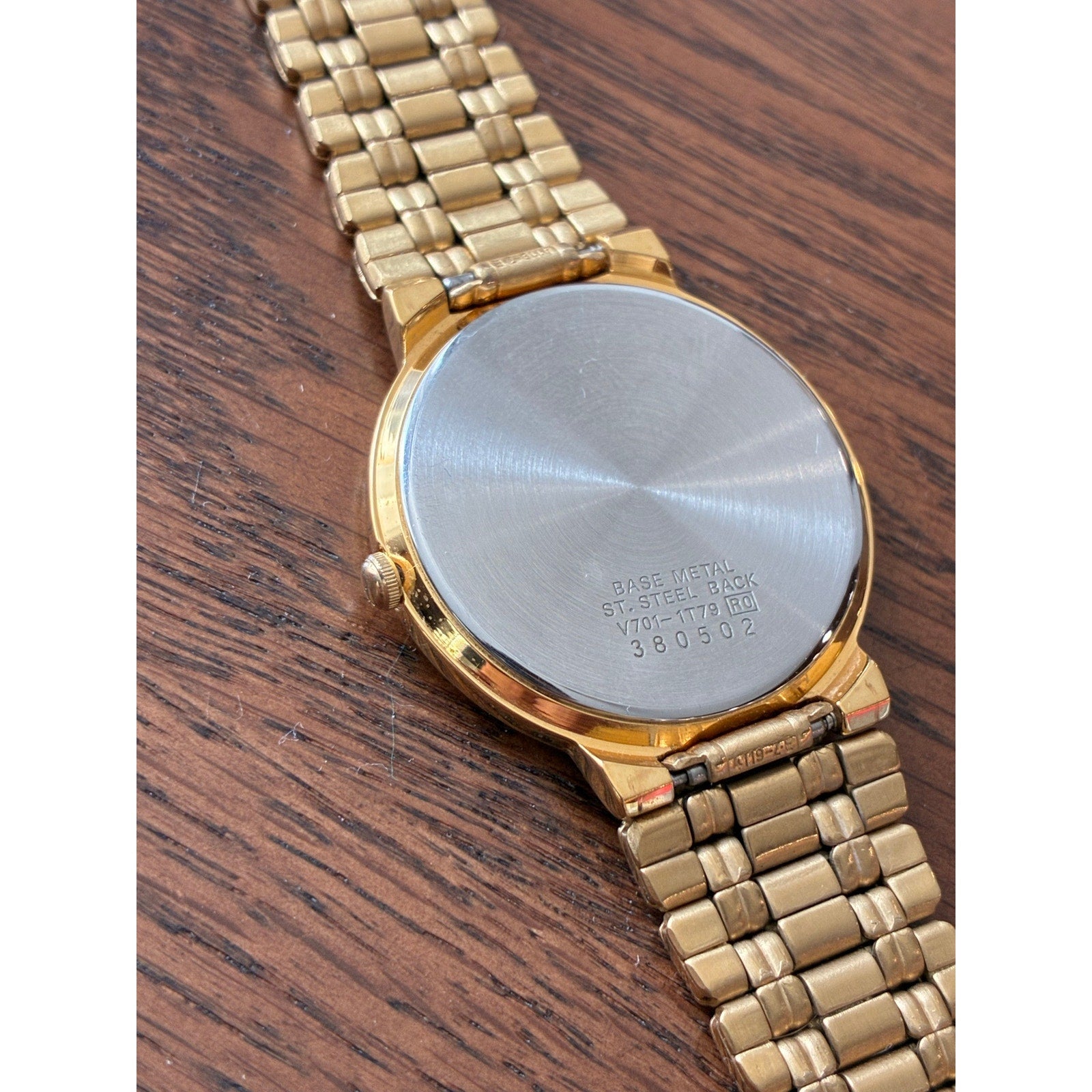 Seiko Quartz Women’s Watch Gold Tone Black Dial Dress Watch New Battery