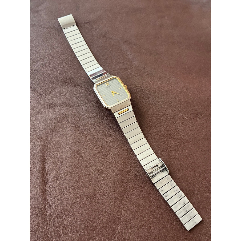 Vintage Seiko 5P30-5309 Quartz Gray Dial Gold Tone Men’s Watch Japan OEM