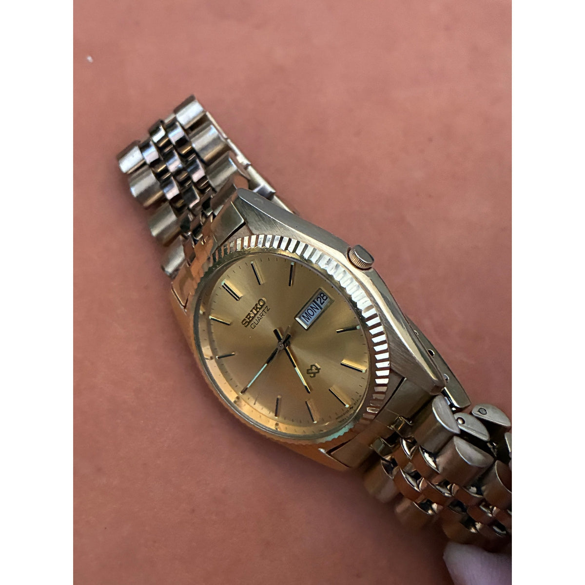 Vintage Seiko SQ 5Y23-8A69 Gold Tone Quartz Day Date Watch