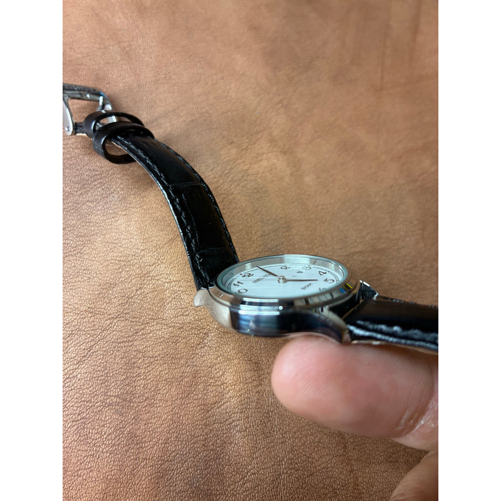 Seiko 6N42-00E0 Quartz White Arabic Dial Date Men’s Watch 50M Japan