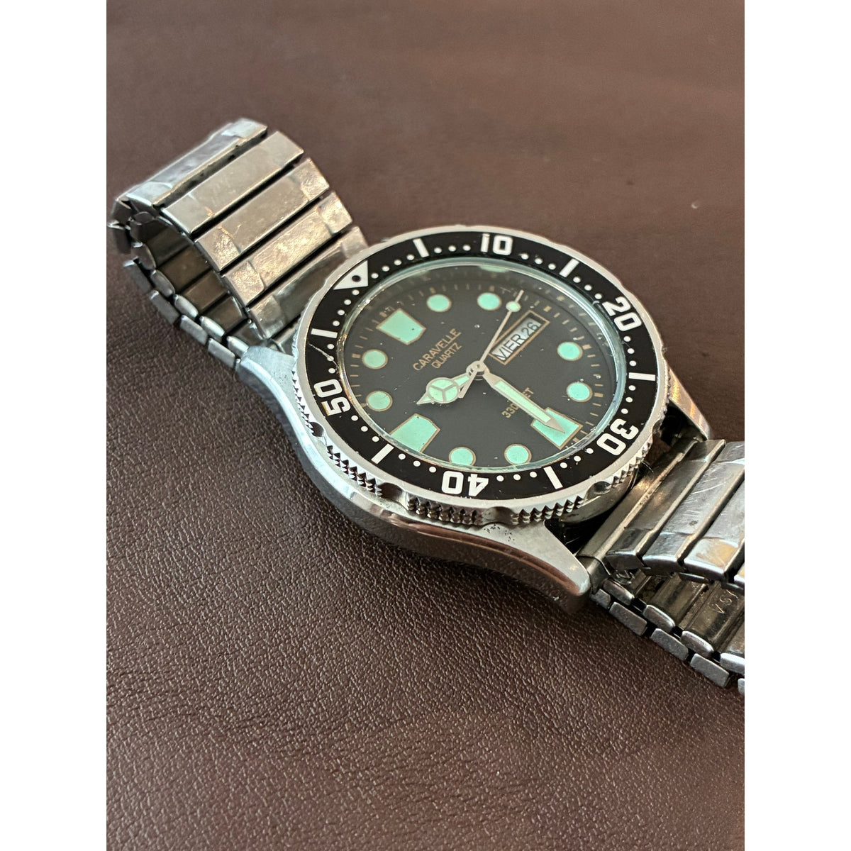 Vintage 80’s P9 Caravelle Bulova 330ft Men’s Diver's Watch w/Date Stainless