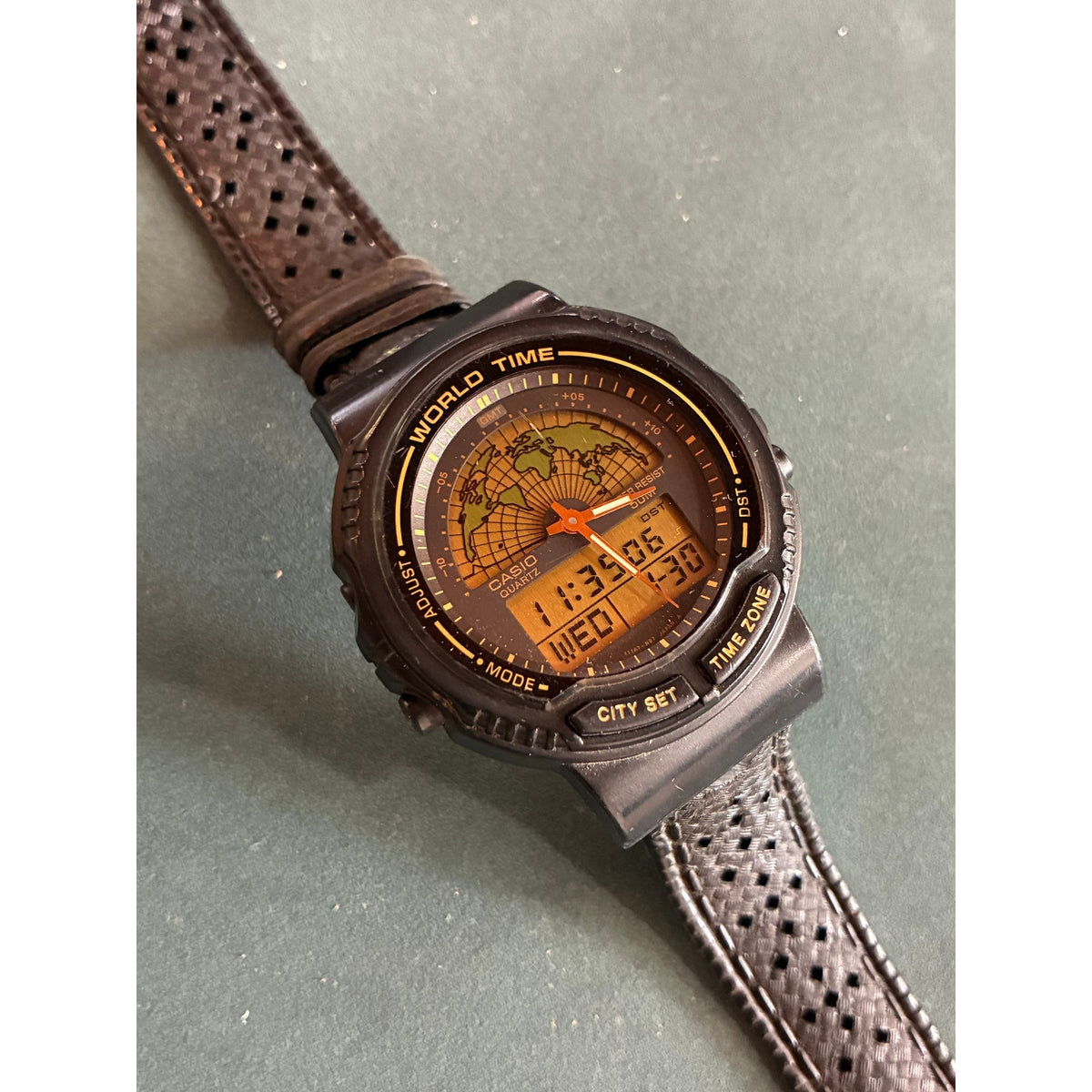 Rare Vintage Casio AW-21U 387 World Time Ana-Digi Map Watch Japan 1989