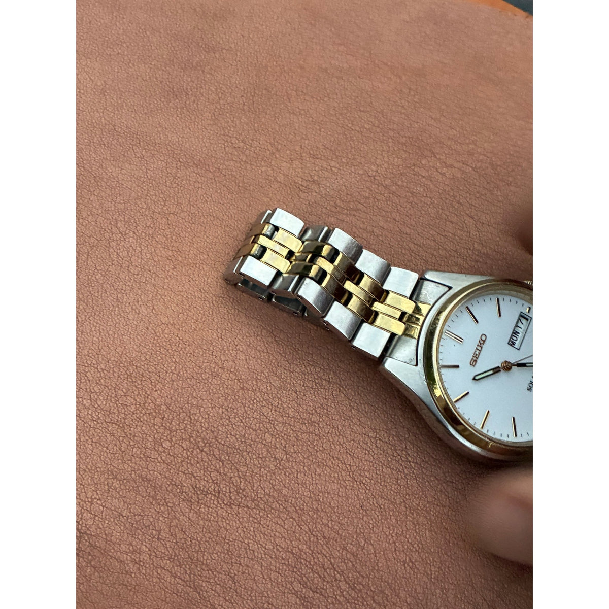 Vintage Seiko Solar V158-0AA0 Two Tone White Dial Day Date Men's Watch