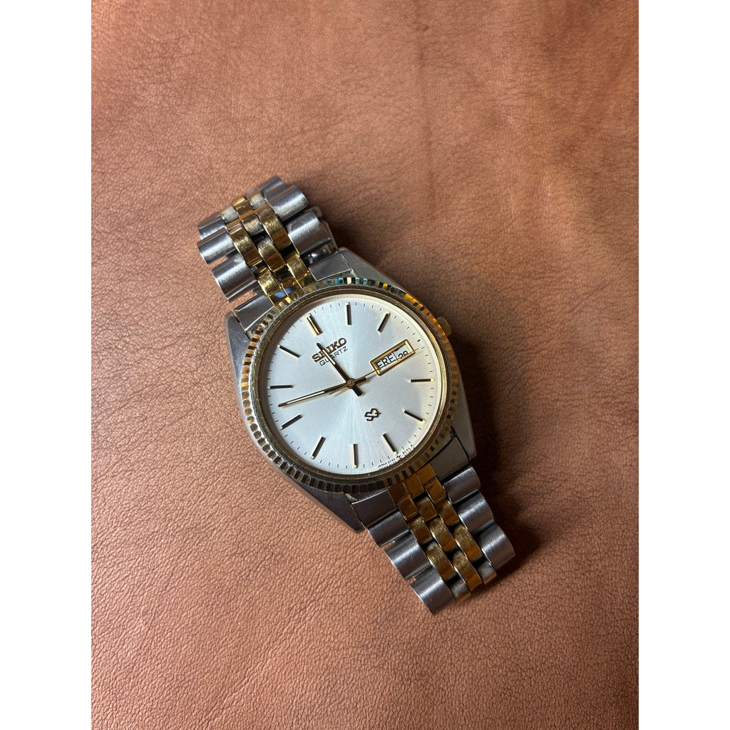 Vintage Seiko SQ Quartz 7123-8460 Two Tone Day Date Silver Dial Men’s Watch