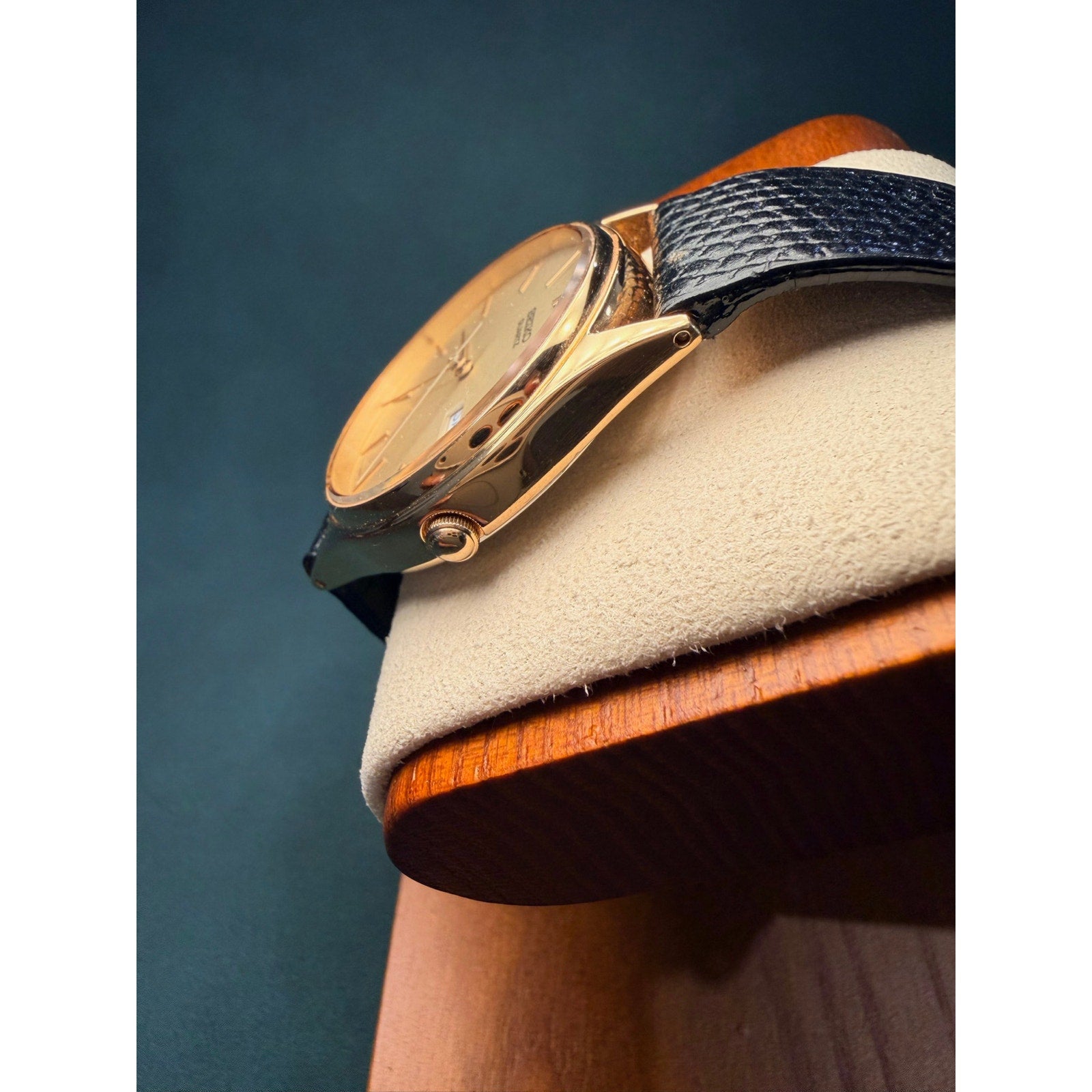 Vintage Seiko 33mm 7N43-8A89 on original Seiko Strap