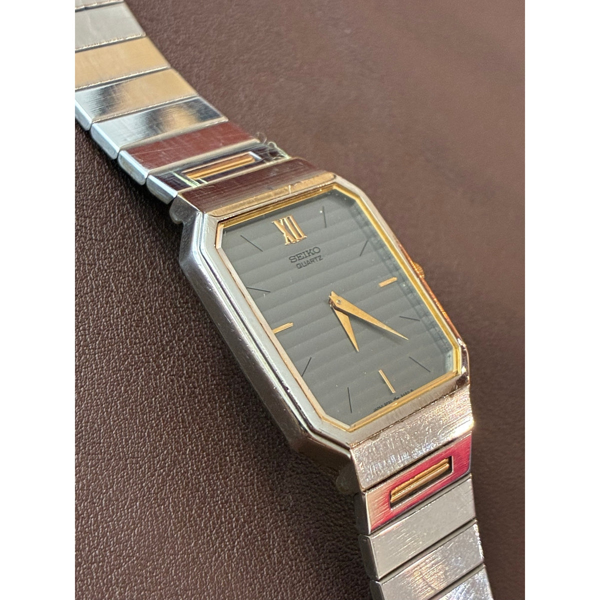Vintage Seiko 5P30-5309 Quartz Gray Dial Gold Tone Men’s Watch Japan OEM