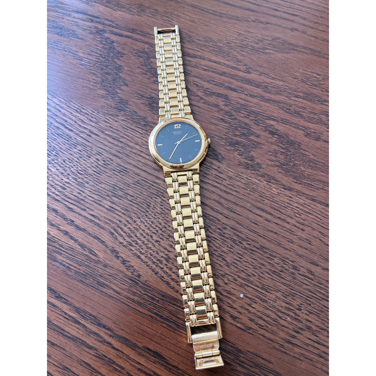 Seiko Quartz Women’s Watch Gold Tone Black Dial Dress Watch New Battery