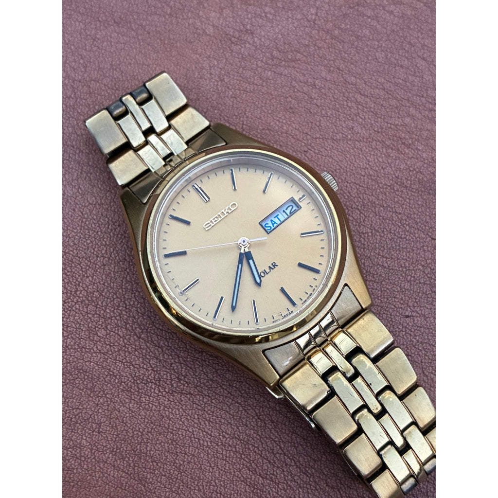 Vintage Seiko Solar V158 Gold Tone Champagne Dial Day Date Men's Watch