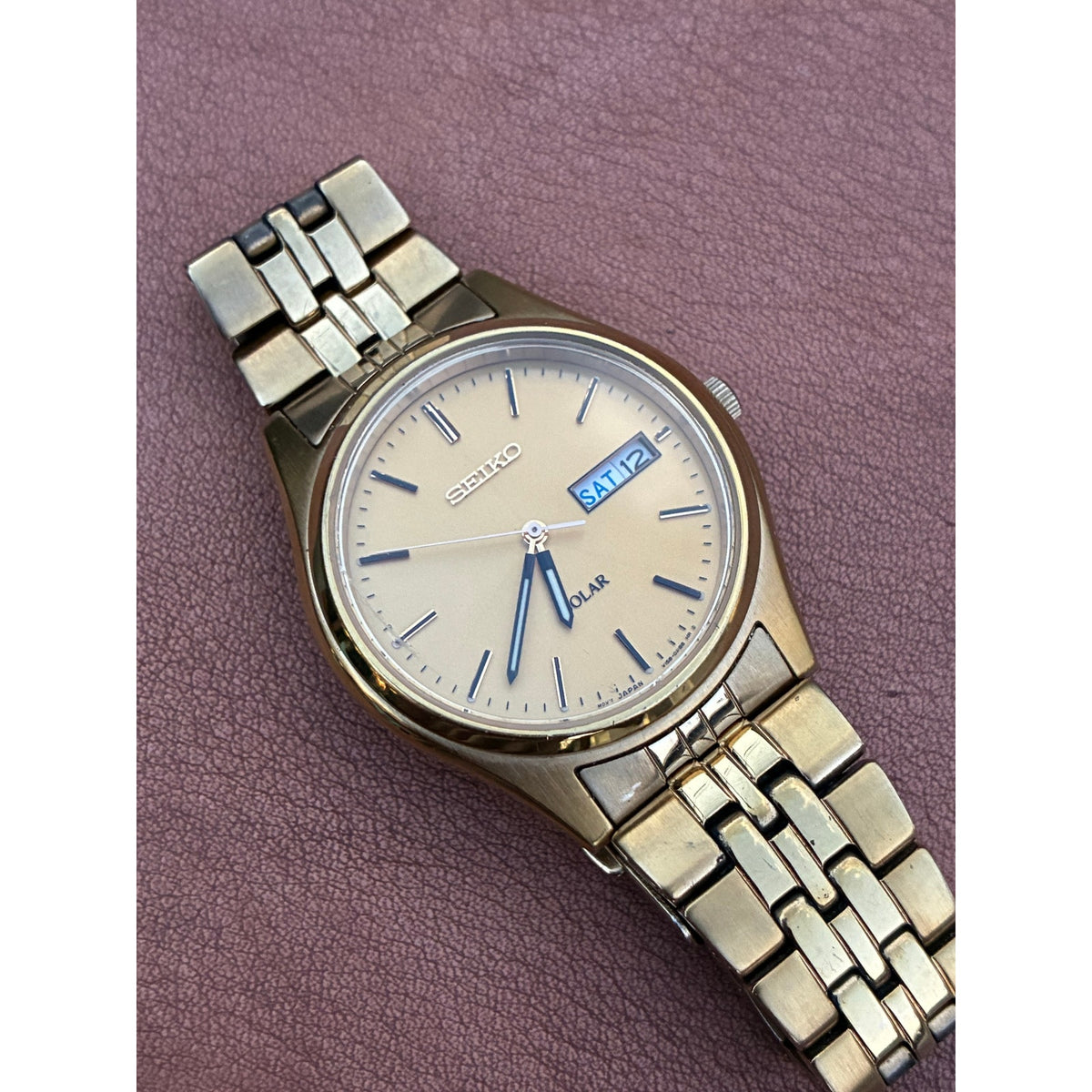 Vintage Seiko Solar V158 Gold Tone Champagne Dial Day Date Men's Watch
