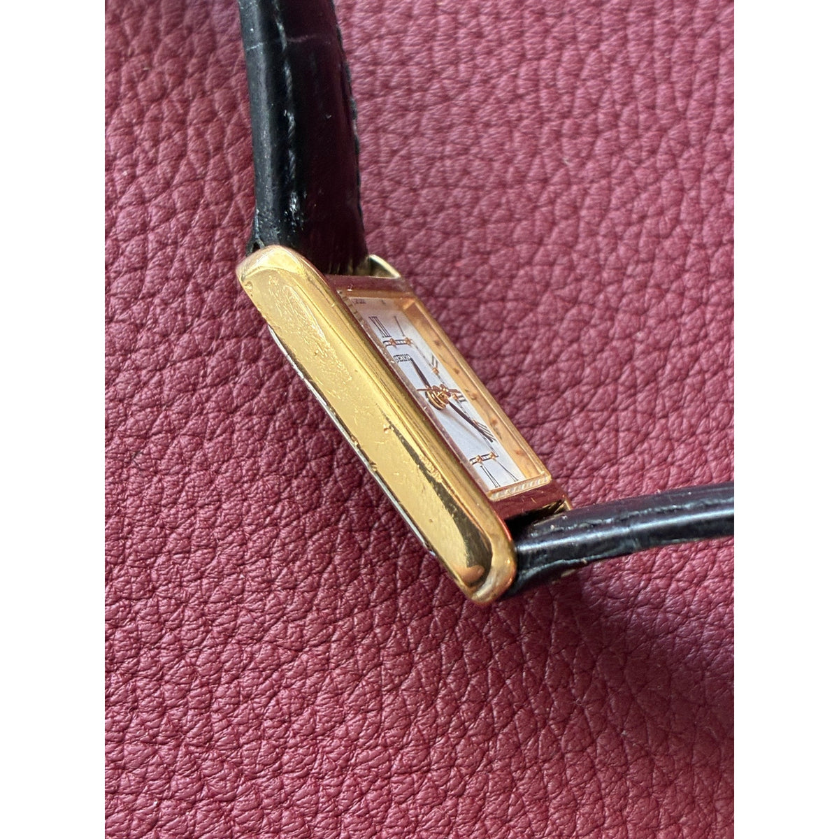 Vintage Seiko 1N01-0LK0 Tank Quartz Gold Tone Roman Numeral Dial Japan Watch