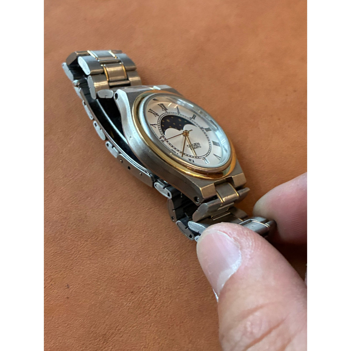 Vintage Gruen Moonphase Quartz Watch Two Tone Roman Numeral Date 81-982